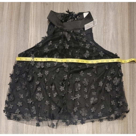 NWT New York & Company Sleeveless 3D Floral Halter Top - Picture 4 of 8